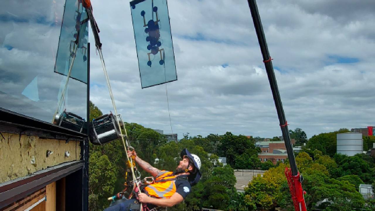 11620 - Ausrise - Mac Hospital