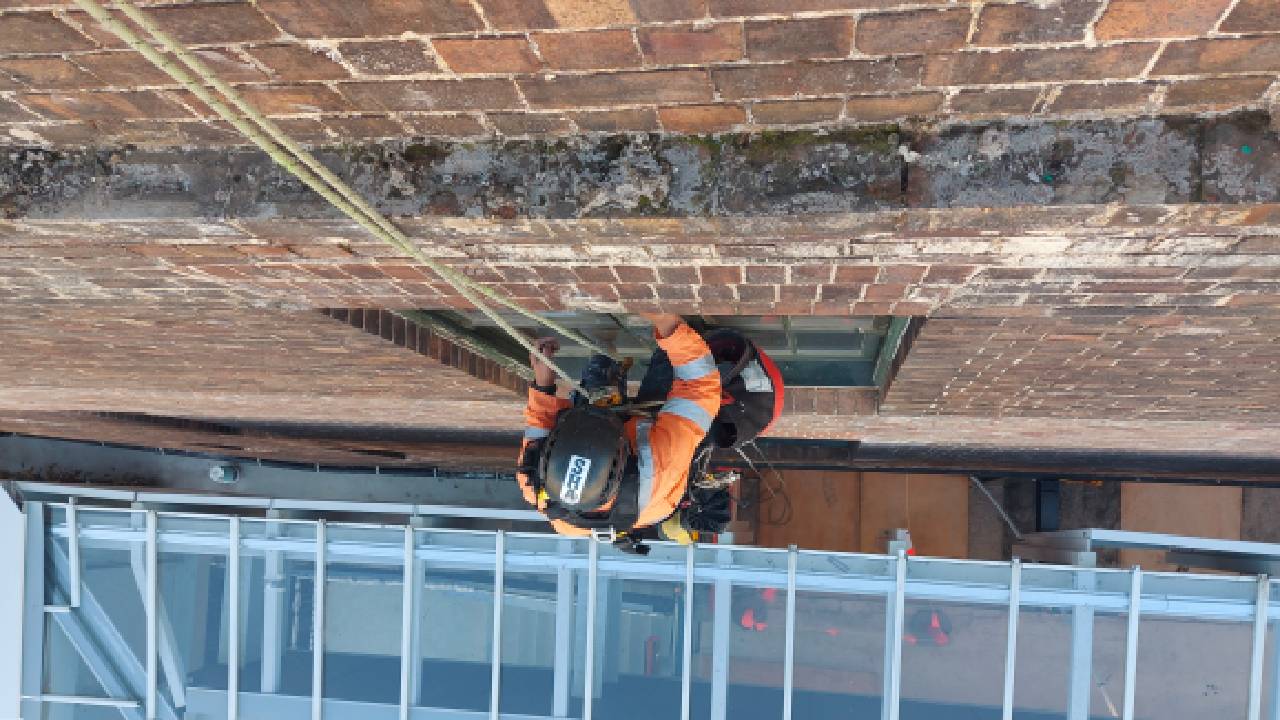 13851 - Novo Rail - Redfern St (14)