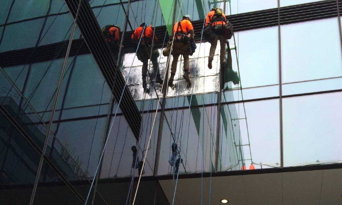 3334 - SA_nRAH Glazing on tension lines